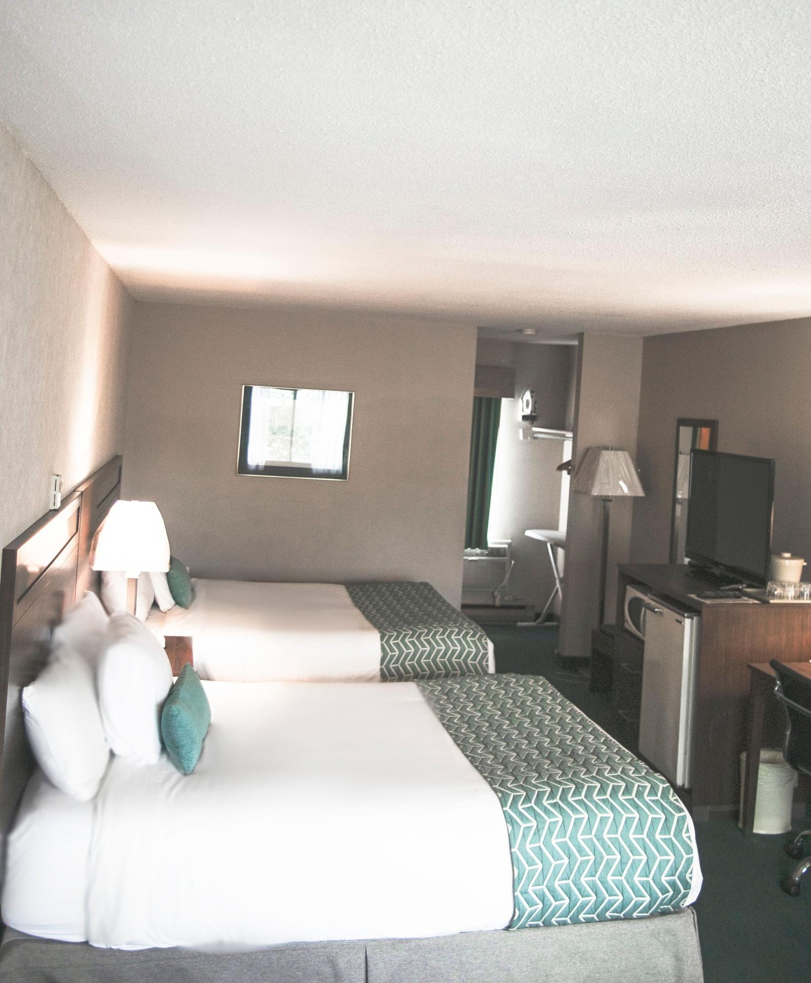 فندق Ramada By Wyndham كويسنيل المظهر الخارجي الصورة