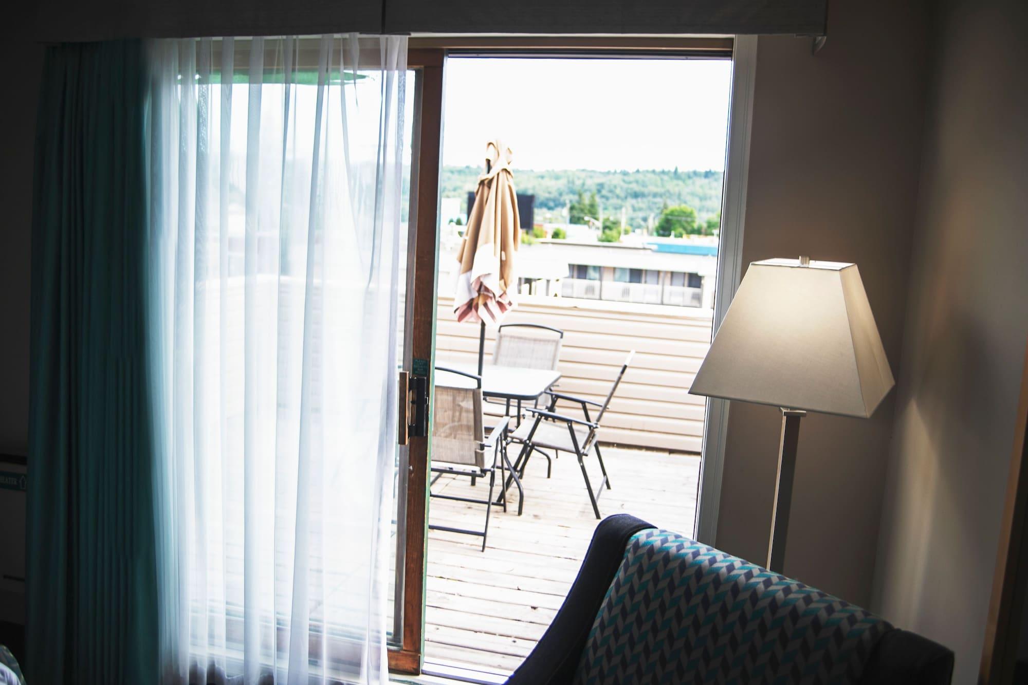فندق Ramada By Wyndham كويسنيل المظهر الخارجي الصورة
