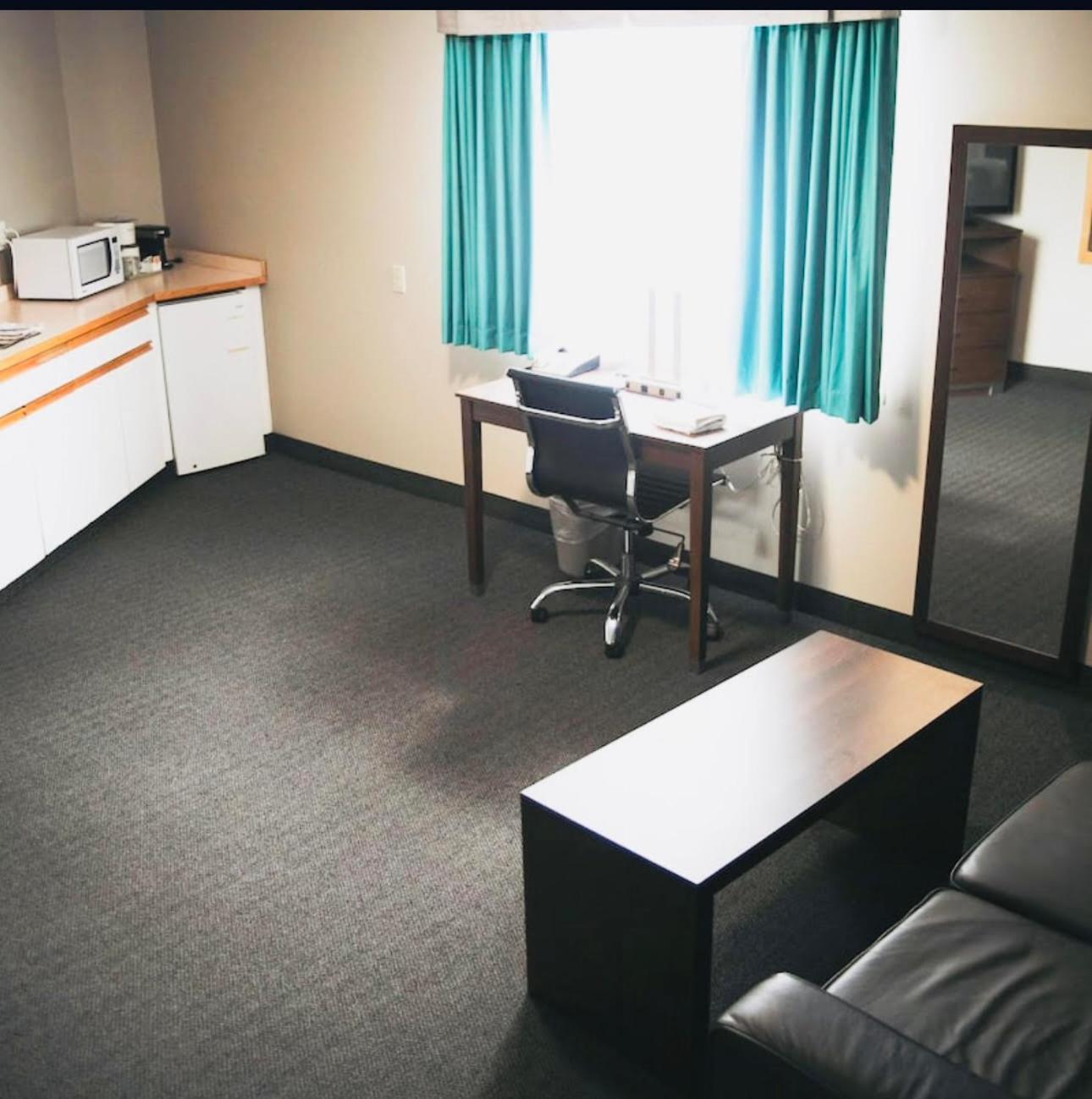 فندق Ramada By Wyndham كويسنيل المظهر الخارجي الصورة